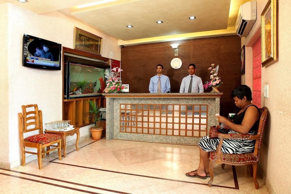 Indira International Inn Yeni Delhi Dış mekan fotoğraf