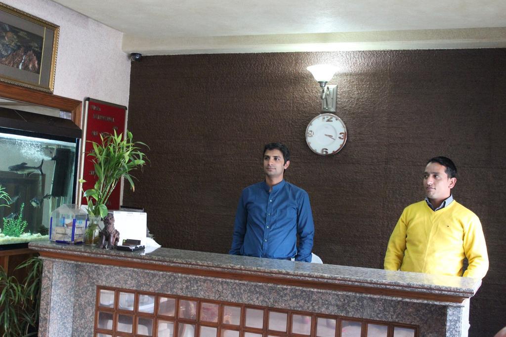 Indira International Inn Yeni Delhi Dış mekan fotoğraf
